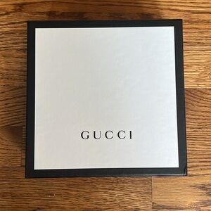 Gucci box with original tissue